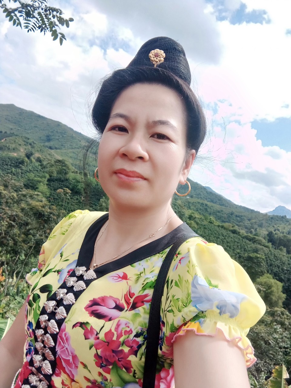 Remote women connected to improve lives together - CARE in Vietnam